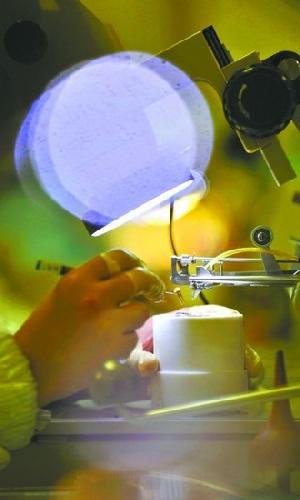 华工正源蝉联2014年度中国光器件与辅助设备最具竞争力企业10强